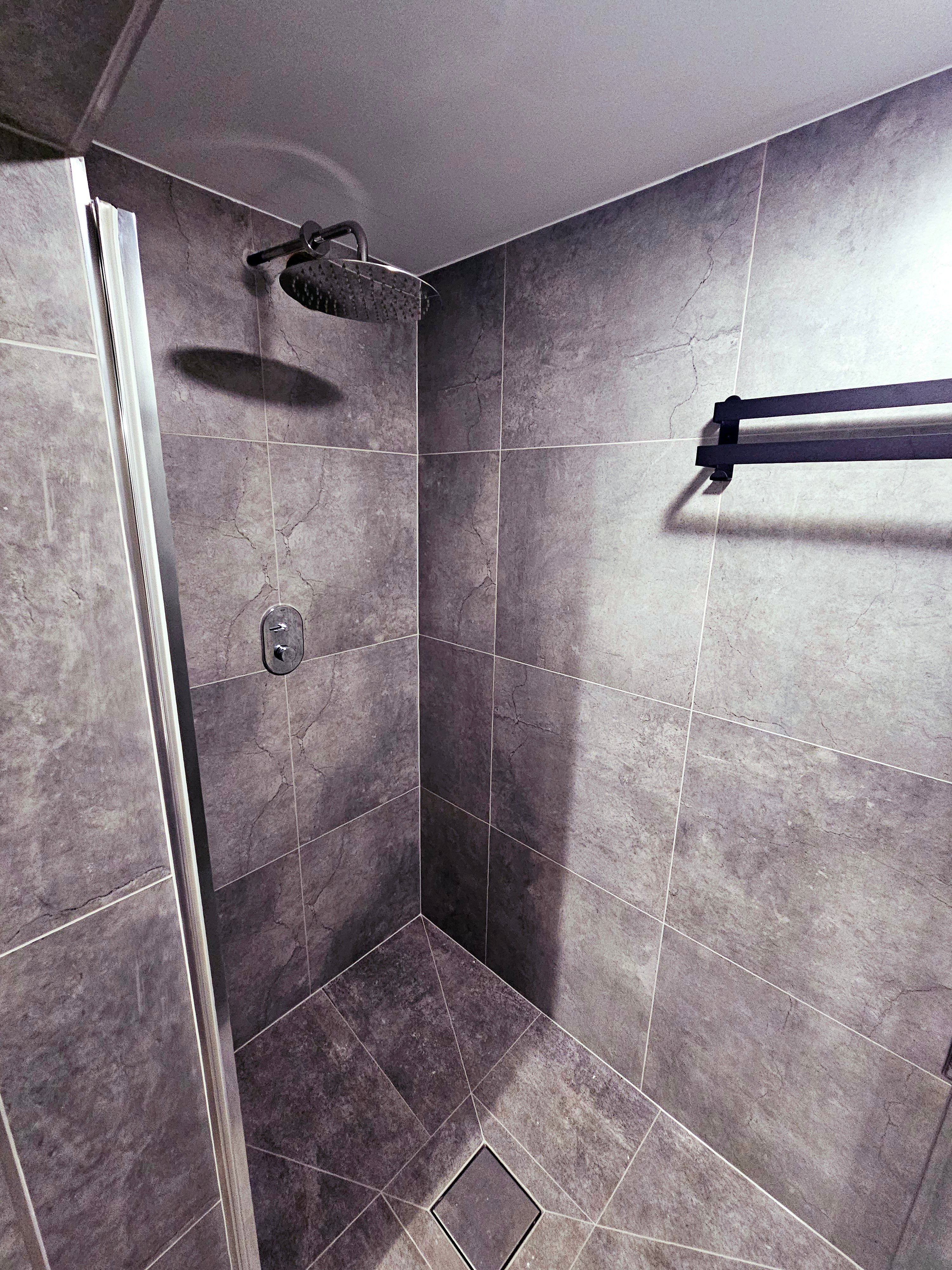 Łazienka w siłowni Personal Gym Box